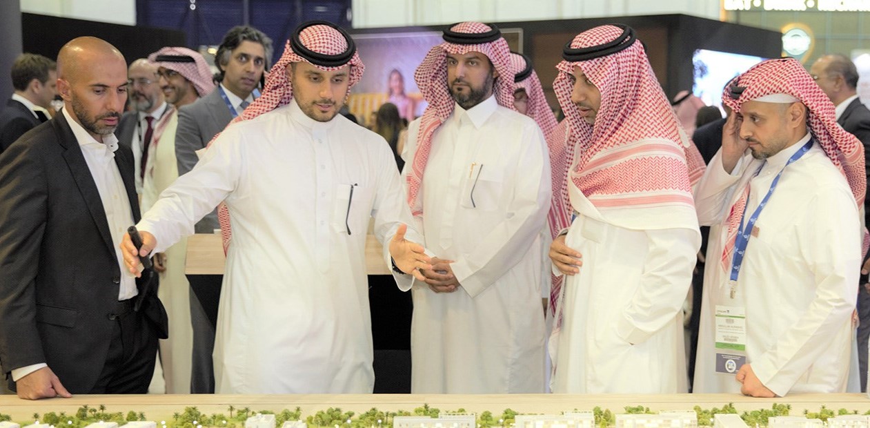 Delegation from Saudi Arabia’s Ministry of Municipal and Rural Affairs tours Arada stand at Cityscape Global 2019
