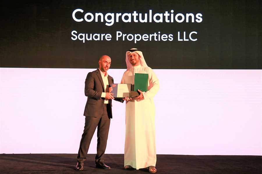 This image has an empty alt attribute; its file name is Arada-honours-top-perfoming-brokers-at-Dubai-awards-ceremony-Award-winners-7.jpg